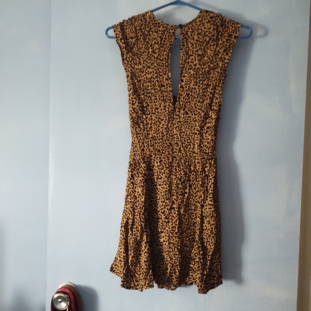 Reformation Leopard Print Crepe Dress 0 - Picture 4 of 6